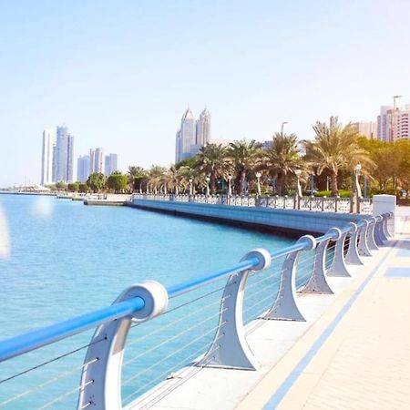 Corniche Street - For Males "Peaceful Bed Space" Abu Dhabi Exterior foto
